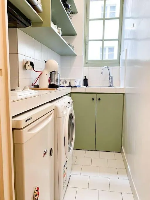 Apartment Une Piece Cosy A 5 Min De La Tour Eiffel A Pied Paris