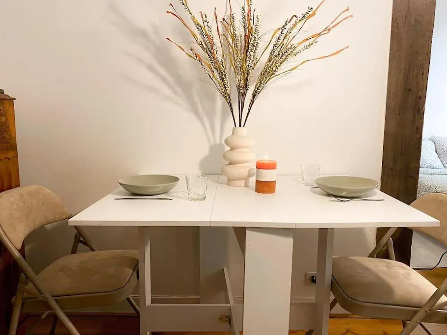 Une Piece Cosy A 5 Min De La Tour Eiffel A Pied Paris Apartment
